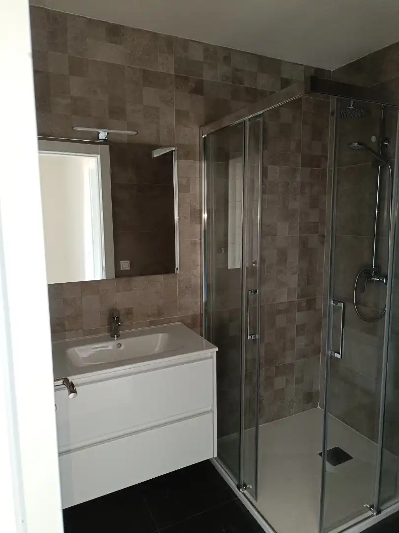Badezimmer von Dachboden zum Verkauf in Oviedo  mit Heizung und Terrasse