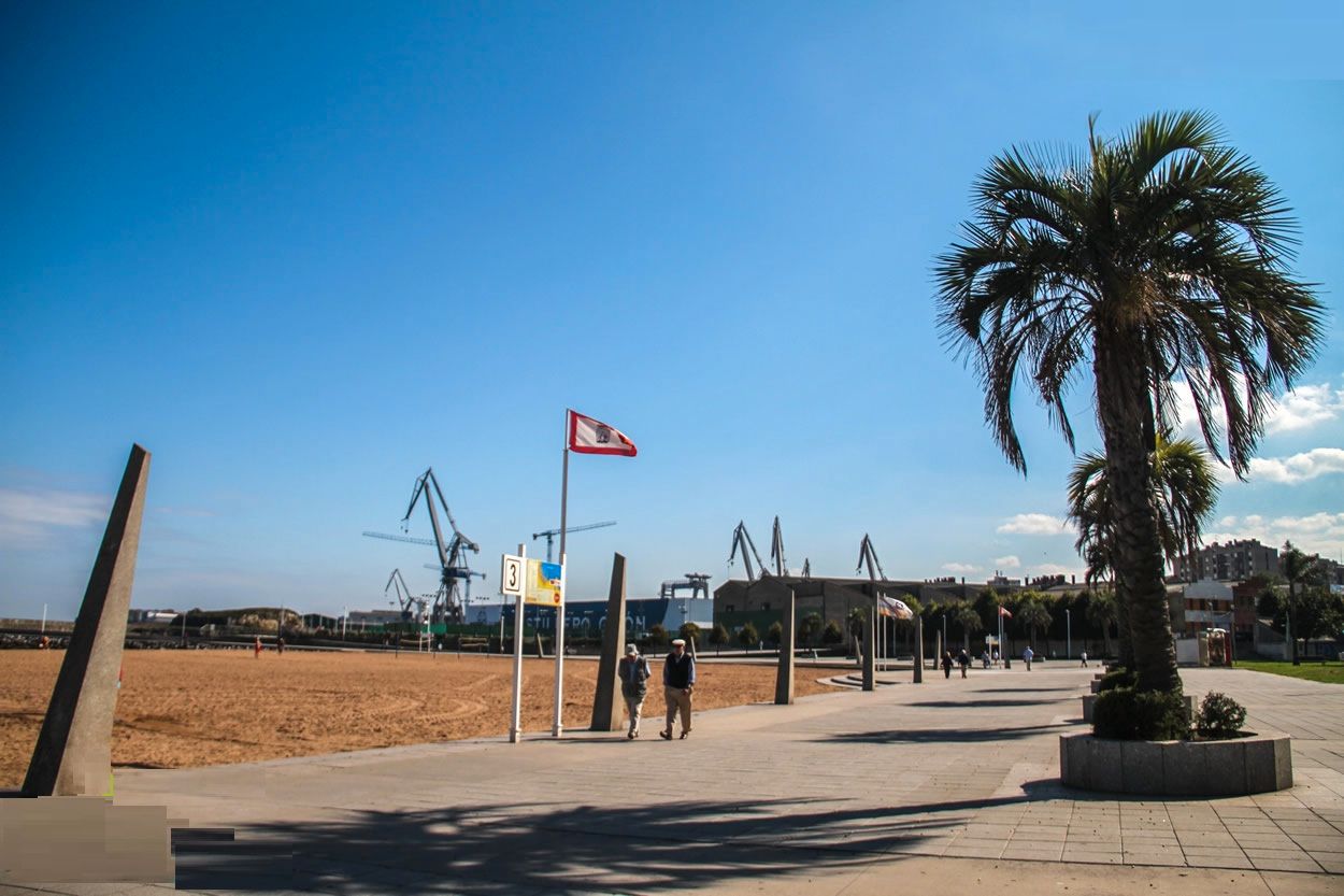 Exterior view of Flat for sale in Gijón   with Heating, Parquet flooring and Furnished