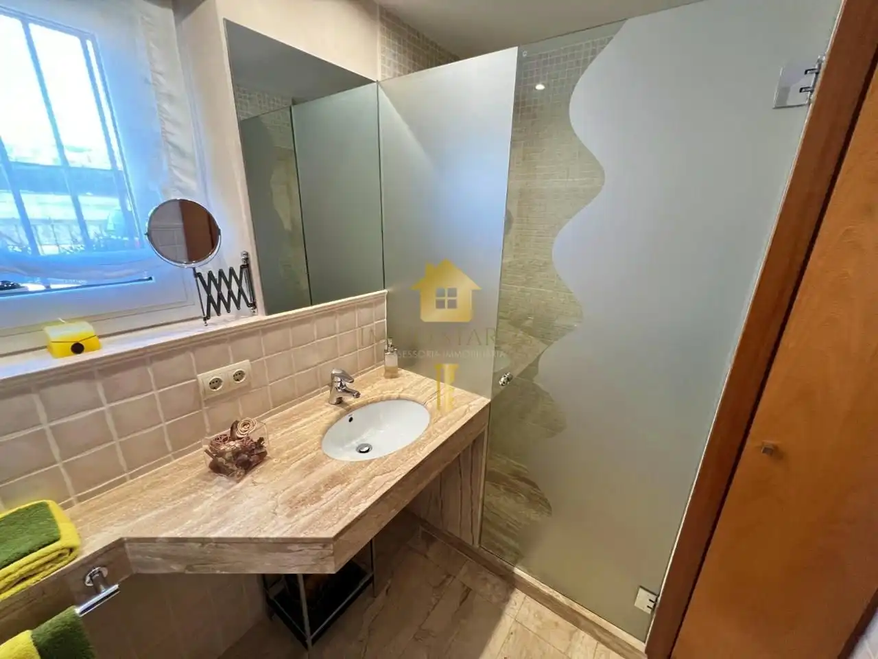 Bany de Casa o xalet en venda en La Bisbal d'Empordà amb Aire condicionat, Jardí privat i Terrassa