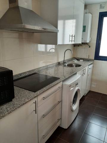Piso en Alquiler en Calle Verónica en Residencial Triana - Barrio Alto