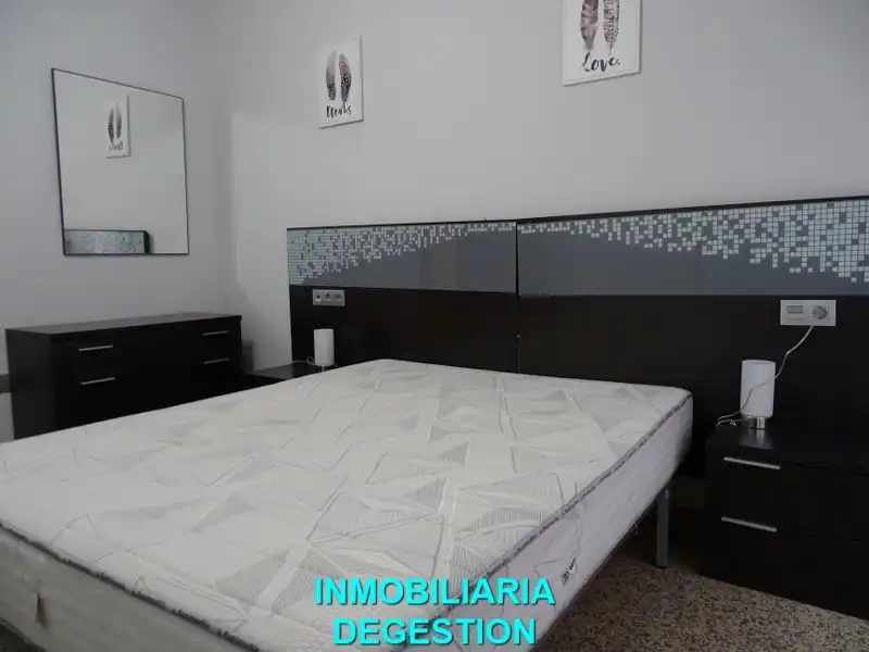 Schlafzimmer von Wohnungen zur Miete in Linares mit Klimaanlage, Heizung und Möbliert