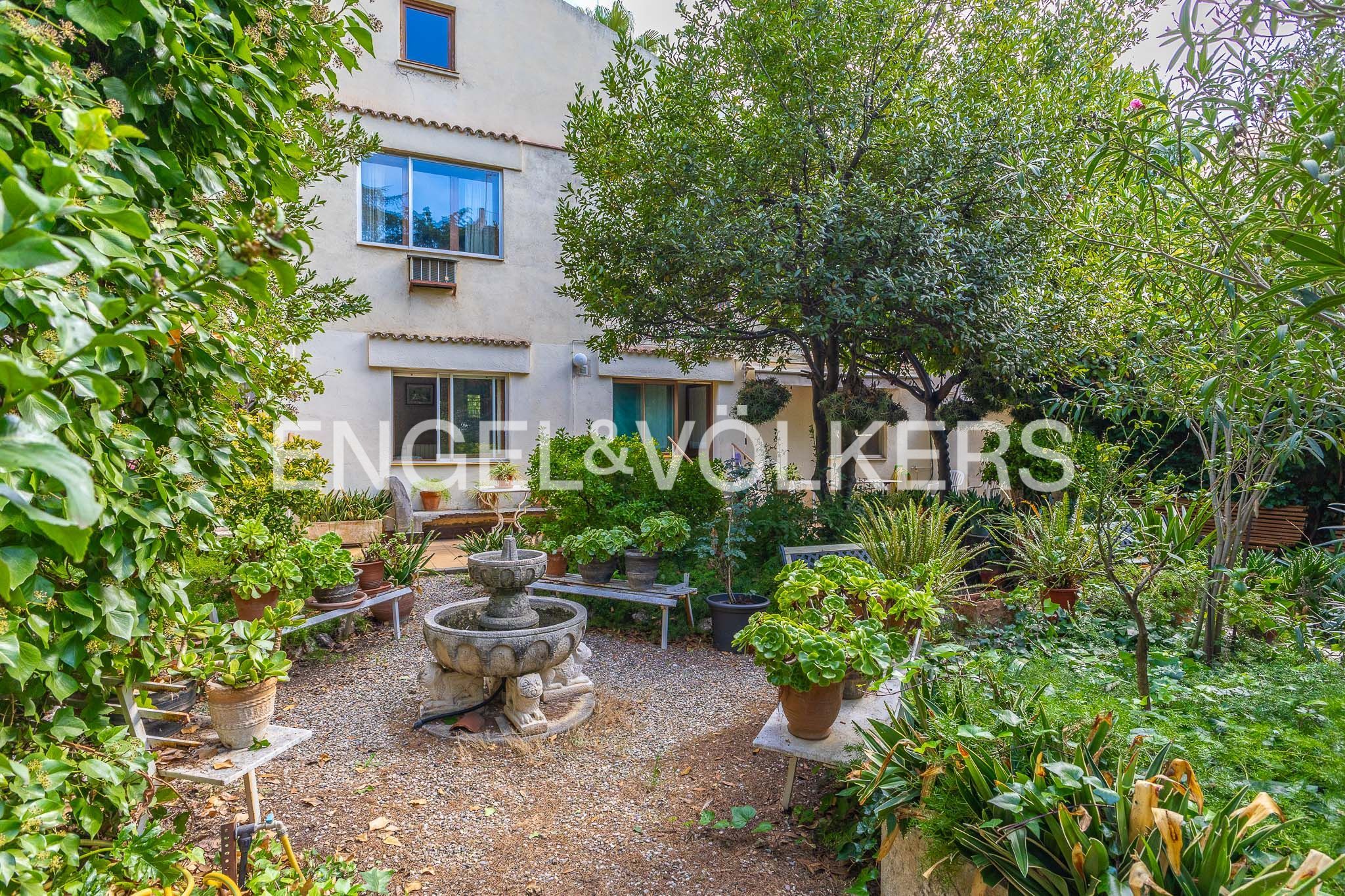 Vista exterior de Casa o chalet en venta en Terrassa con Calefacción y Jardín privado