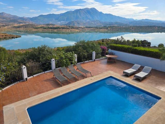 Casa-chalet en Venta en Viñuela