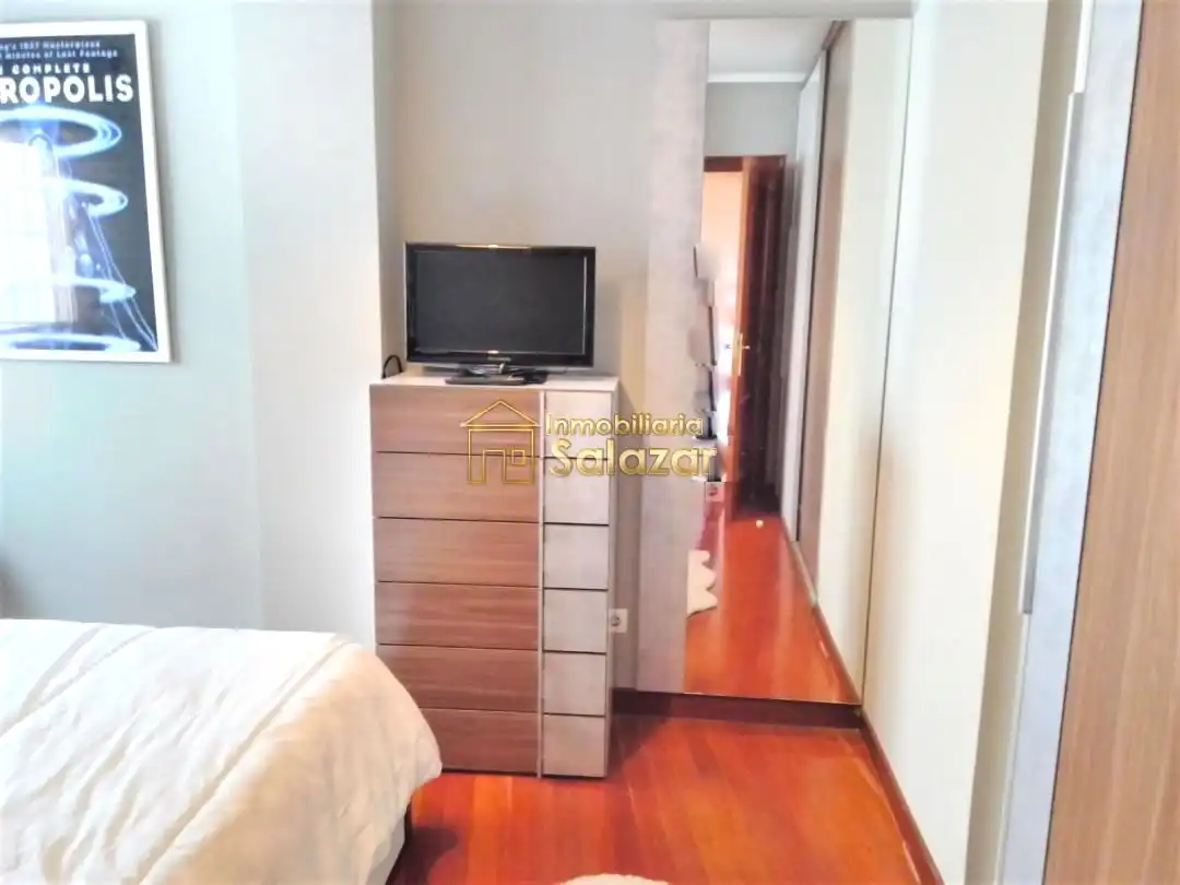 Habitación de Piso en venta en Santurtzi  con Calefacción, Terraza y Trastero