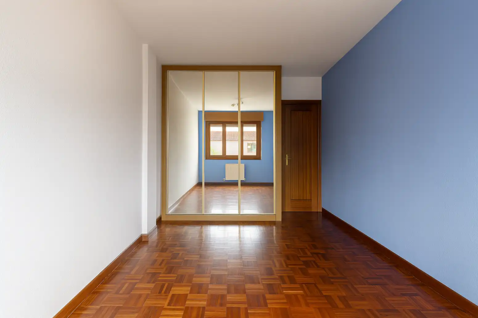 Habitación de Casa adosada en venta en Siero con Calefacción, Jardín privado y Parquet