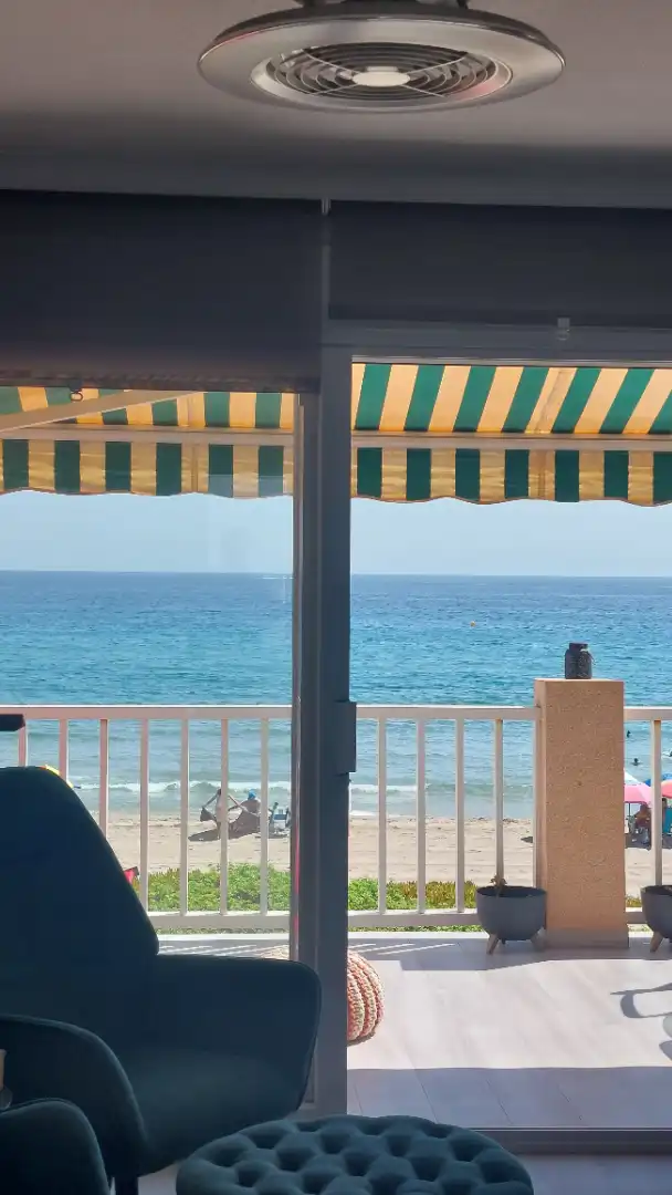 Terraza de Dúplex de alquiler en La Manga del Mar Menor con Aire acondicionado, Terraza y Amueblado
