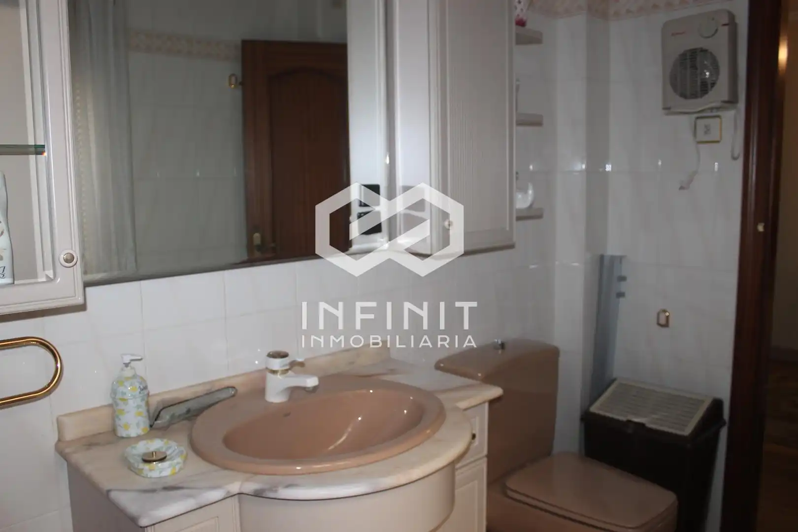 Bathroom of Flat for sale in Noreña  with Heating