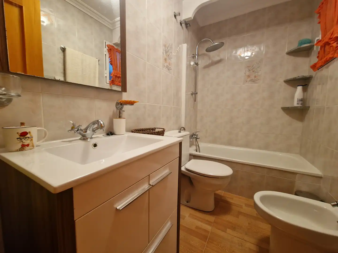 Badezimmer von Wohnungen zum Verkauf in Torrevieja mit Terrasse und Möbliert