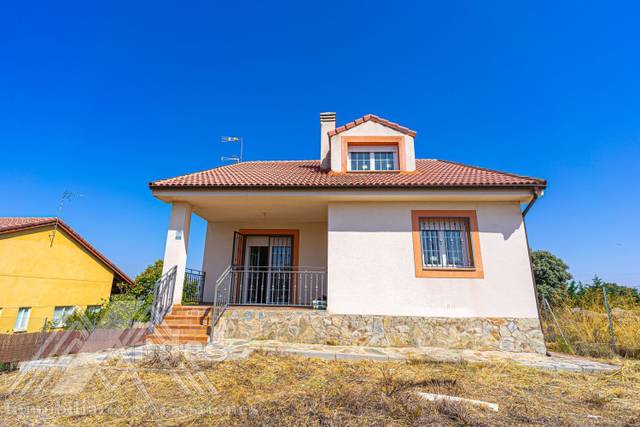 Casa-chalet en Venta en los Fresnos en Zarzuela del Monte
