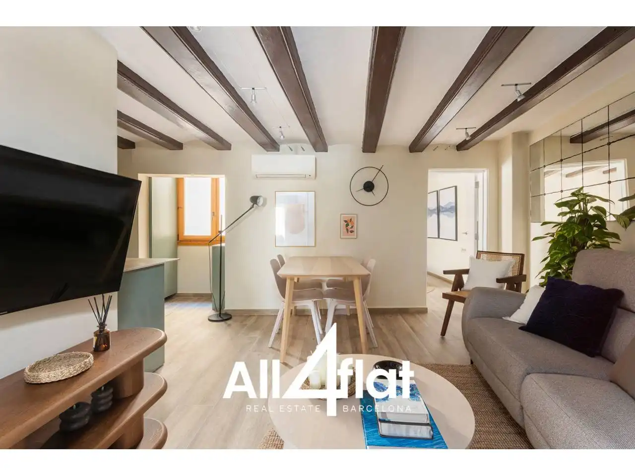 Wohnzimmer von Wohnung zum Verkauf in Barcelona mit Klimaanlage, Parkett und Möbliert