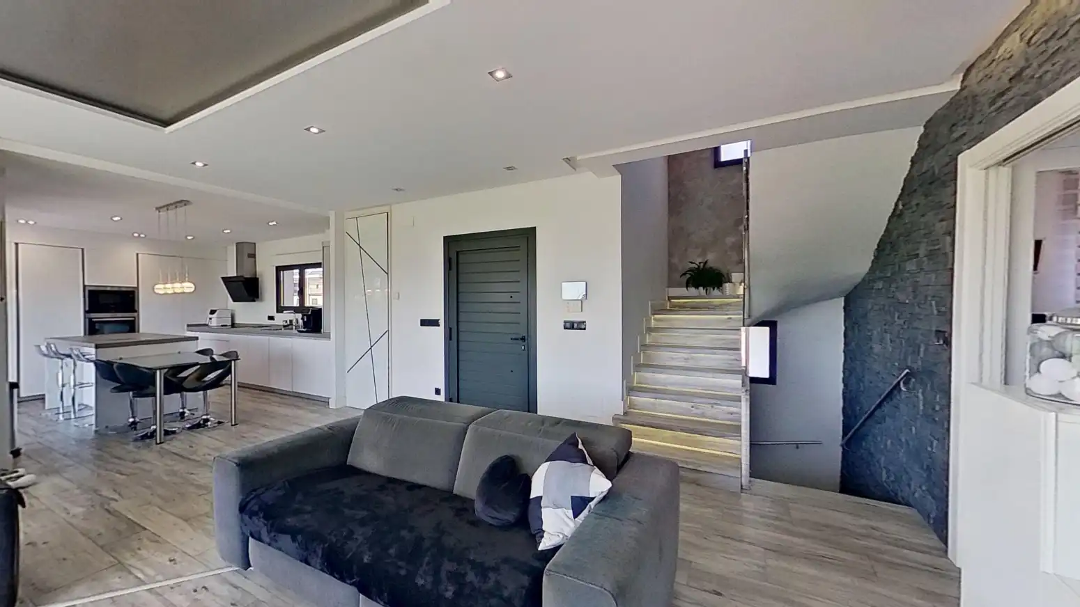 Sala d'estar de Casa o xalet en venda en Santander amb Terrassa i Moblat
