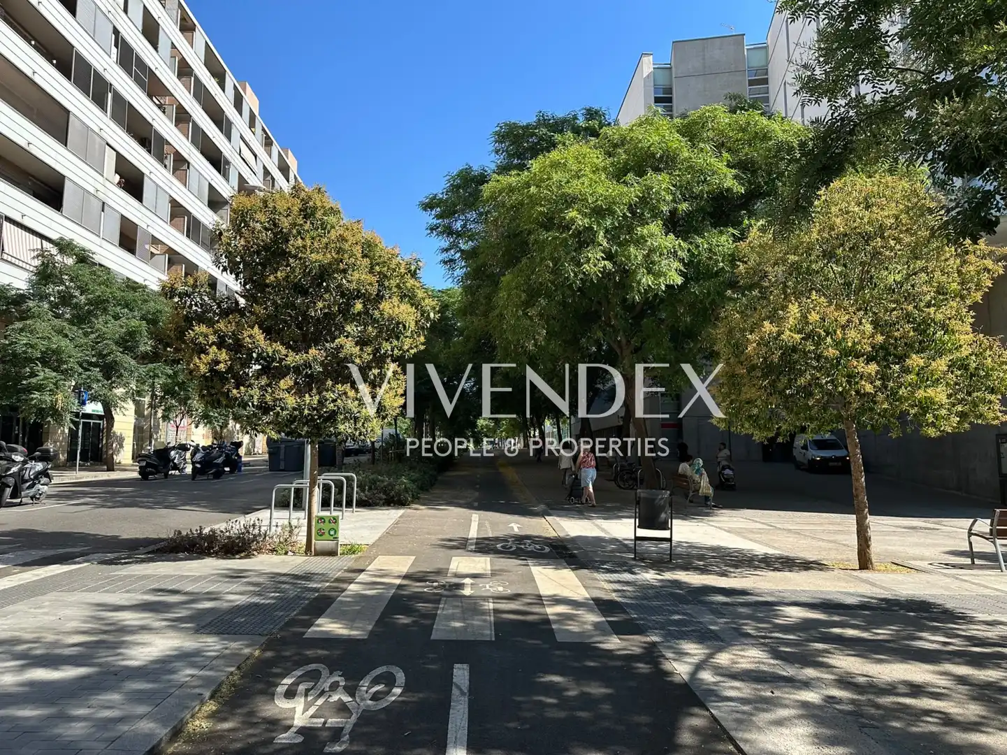 Vista exterior de Local en venta en Barcelona
