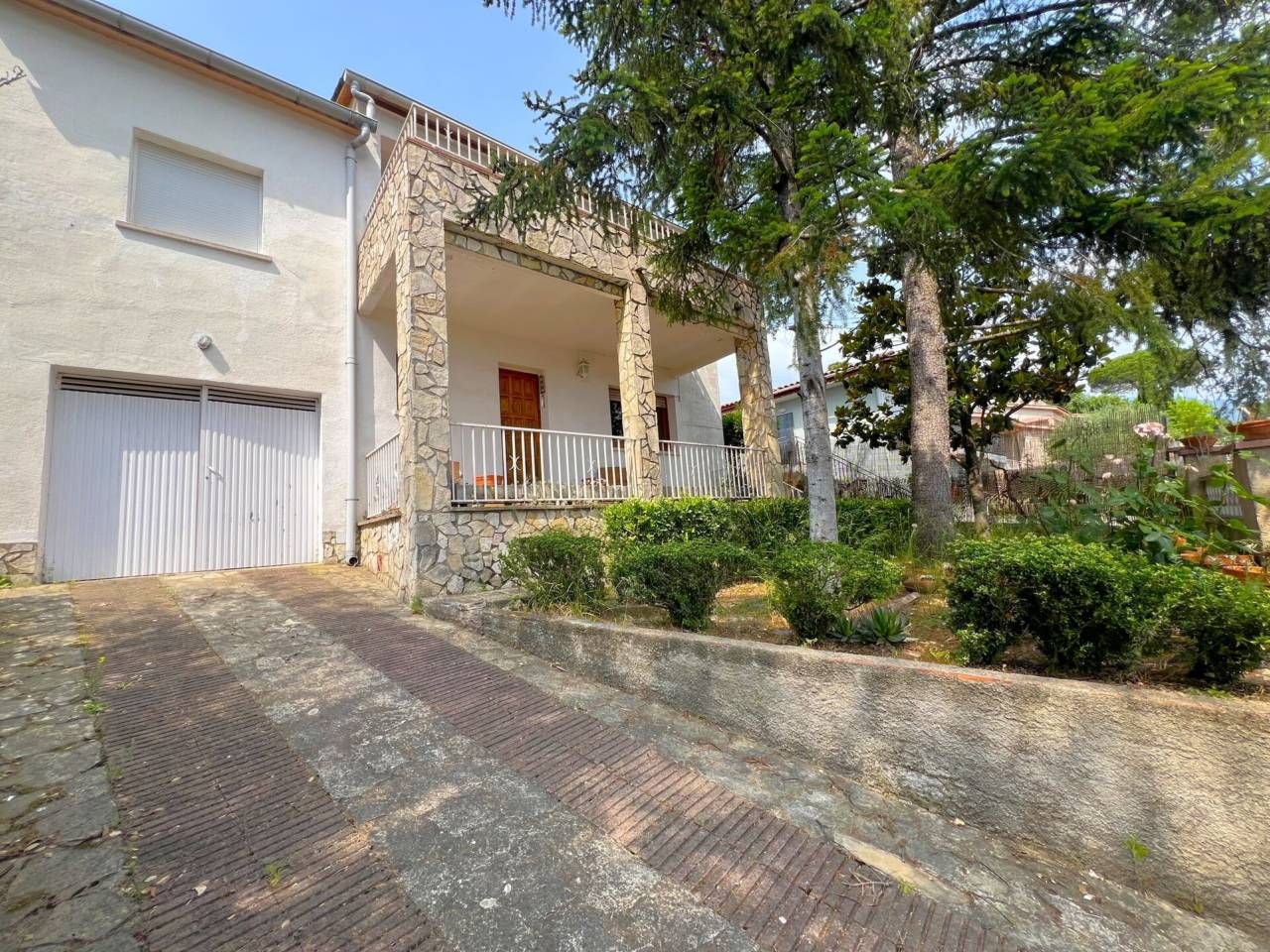 Vista exterior de Casa o xalet en venda en Riells i Viabrea amb Calefacció, Jardí privat i Terrassa