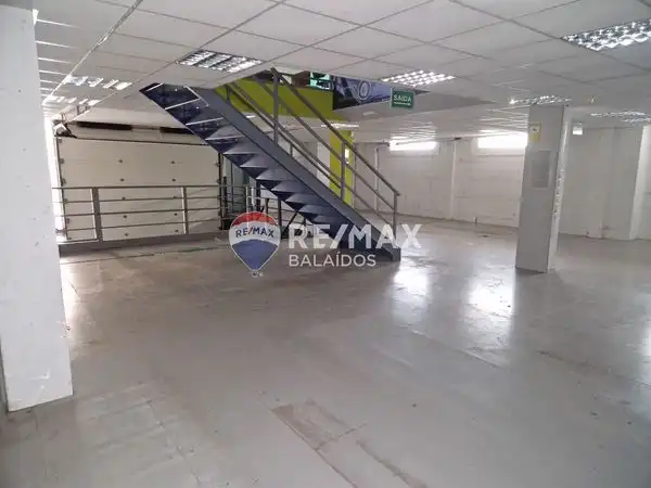 Industrial buildings for sale in Avenida do Aeroporto, Cabral - Candeán