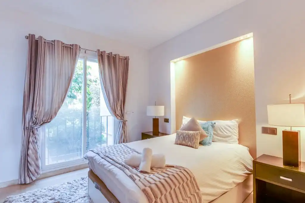 Habitación de Planta baja de alquiler en Benahavís con Aire acondicionado, Terraza y Amueblado