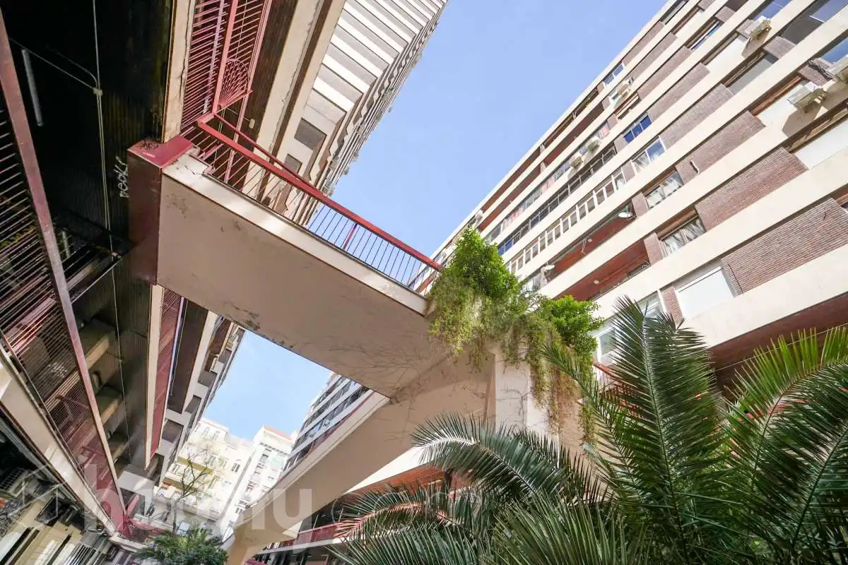 Vista exterior de Local en venta en Madrid con Aire acondicionado