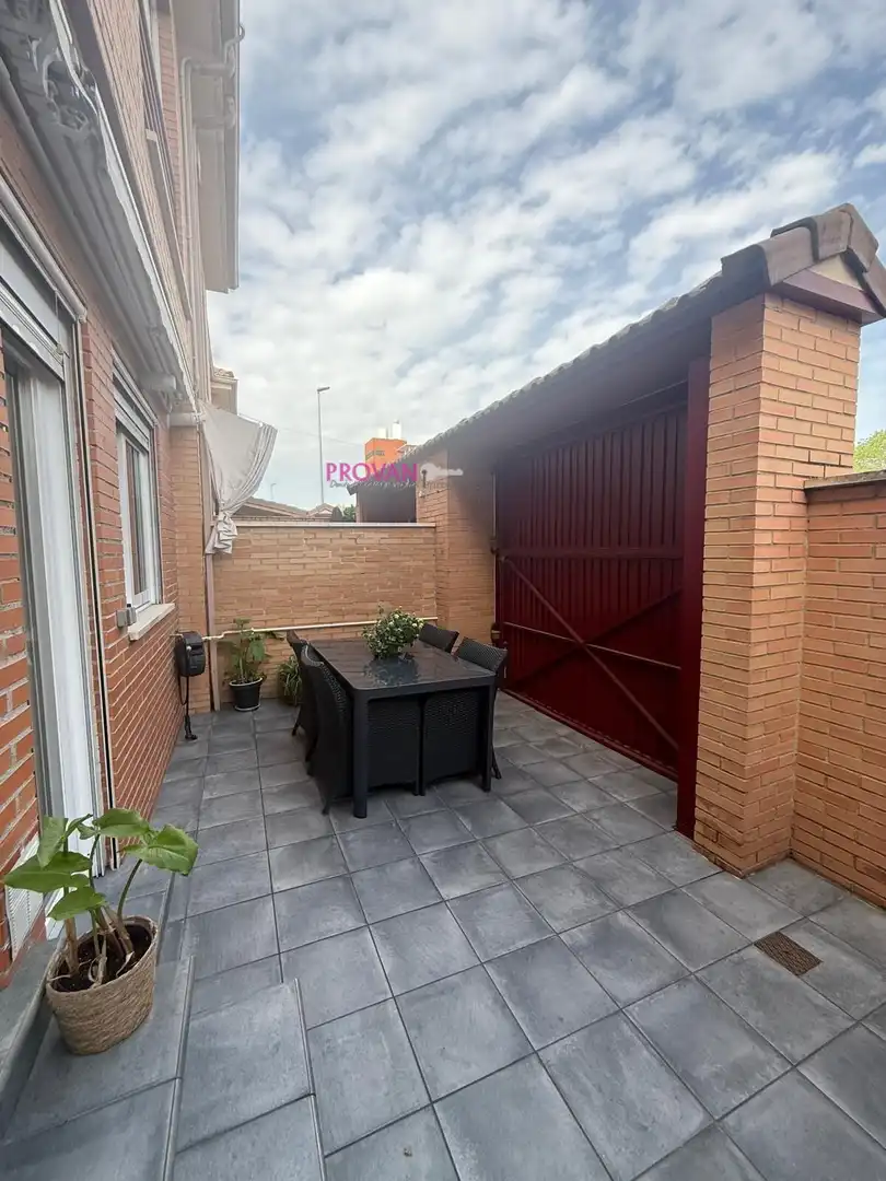 Casa adosada en venta en Ensanche