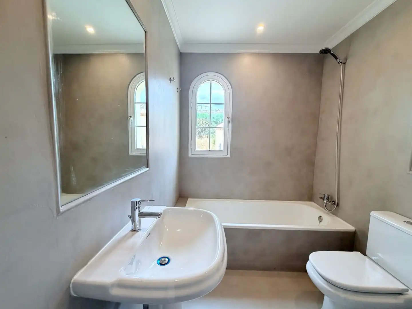 Baño de Casa o chalet de alquiler en Benahavís con Aire acondicionado, Terraza y Trastero