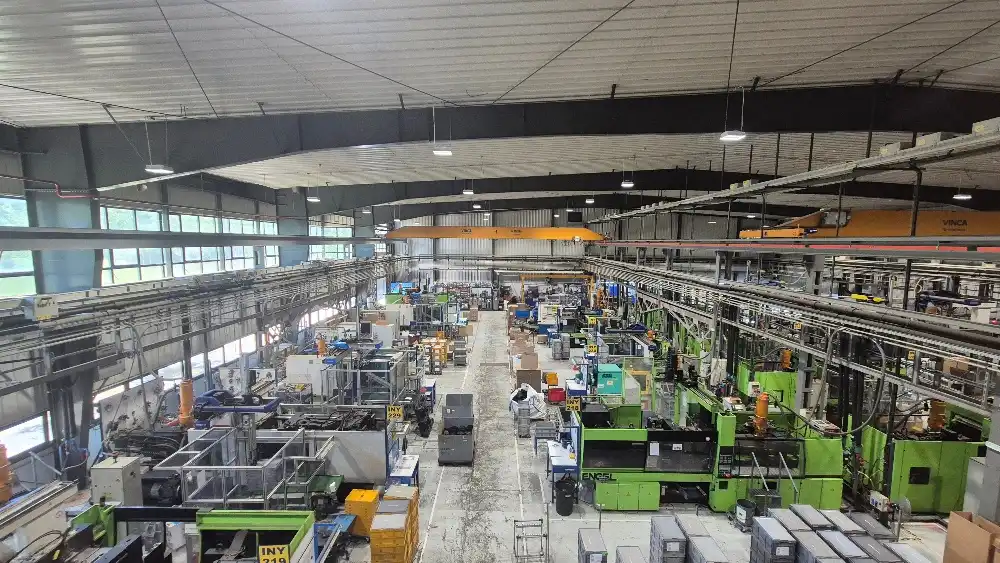 Fabrikhallen zur Miete in Cerdanyola del Vallès mit Heizung und Alarm