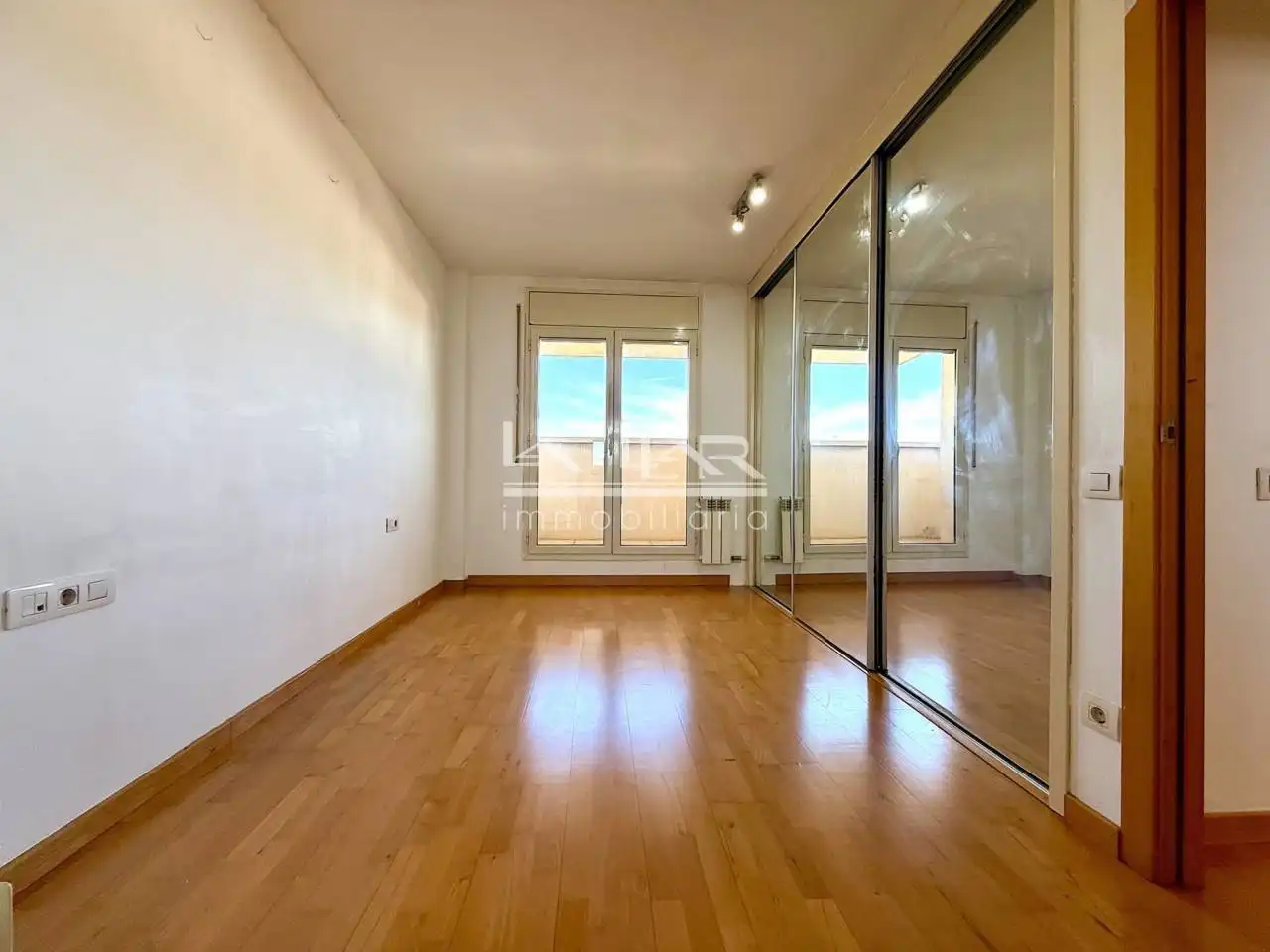 Habitación de Piso en venta en Vic con Calefacción, Parquet y Terraza