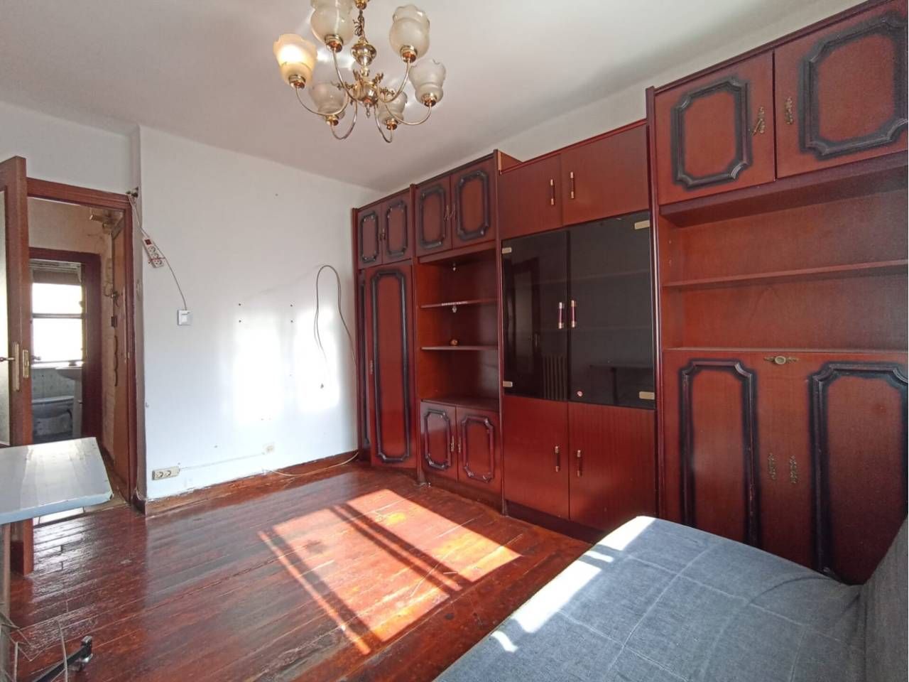 Sala d'estar de Pis en venda en Burgos Capital amb Calefacció, Parquet i Traster
