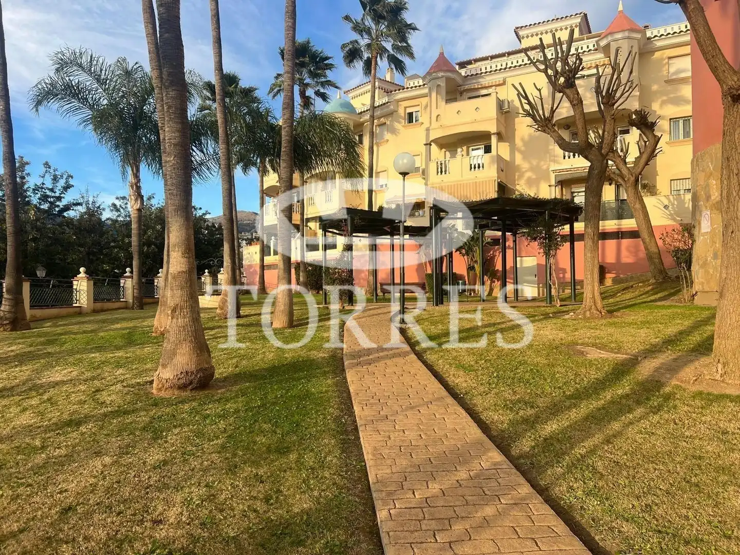 Außenansicht von Wohnung zum Verkauf in Fuengirola mit Klimaanlage, Terrasse und Abstellraum