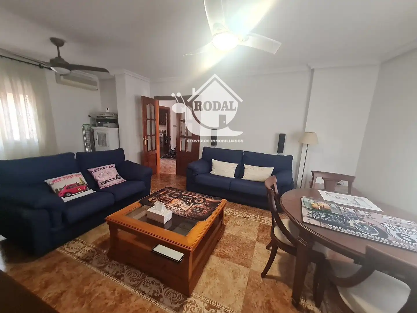 Wohnzimmer von Einfamilien-Reihenhaus zum Verkauf in Huércal de Almería mit Klimaanlage, Heizung und Terrasse