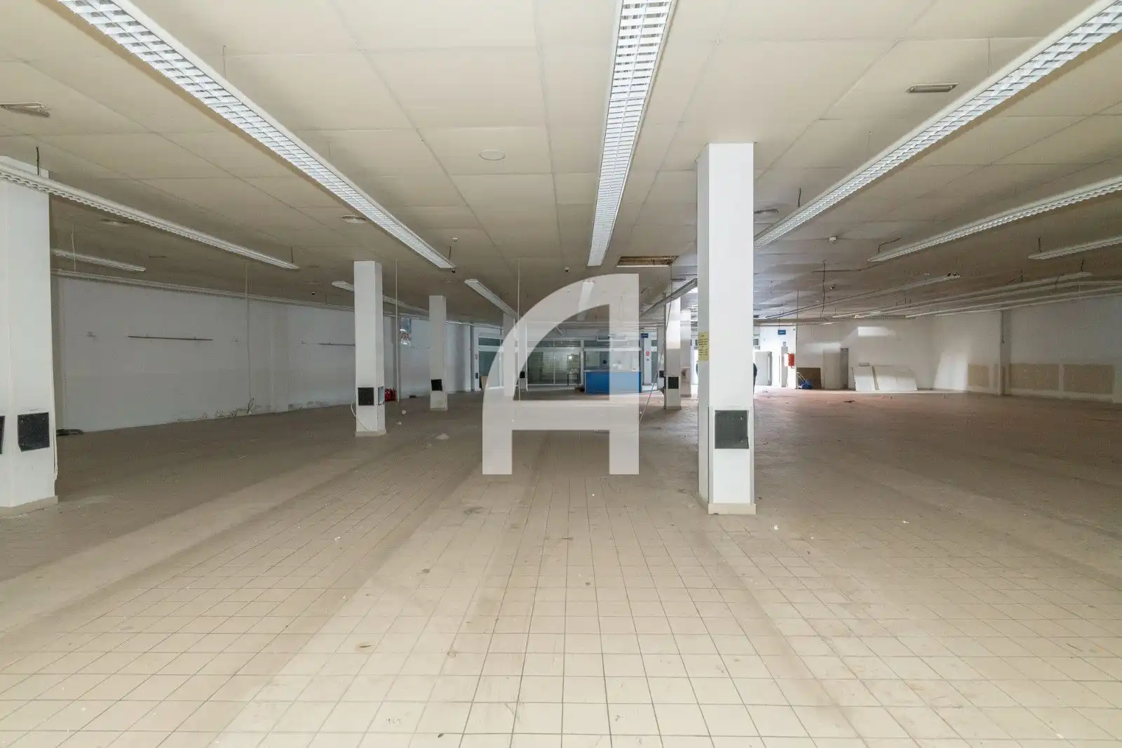 Industrial buildings for rent in Girona