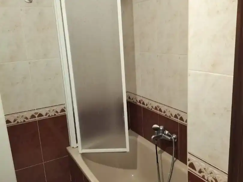 Badezimmer von Wohnung zum Verkauf in Meruelo mit Balkon