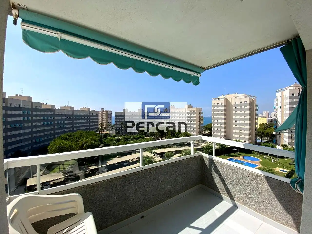 Habitación de Piso de alquiler en El Campello con Balcón y Piscina comunitaria