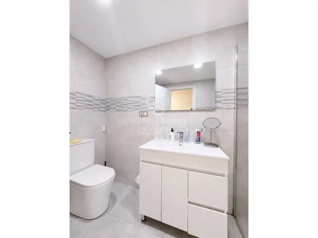 Bathroom of Flat for sale in Valencia