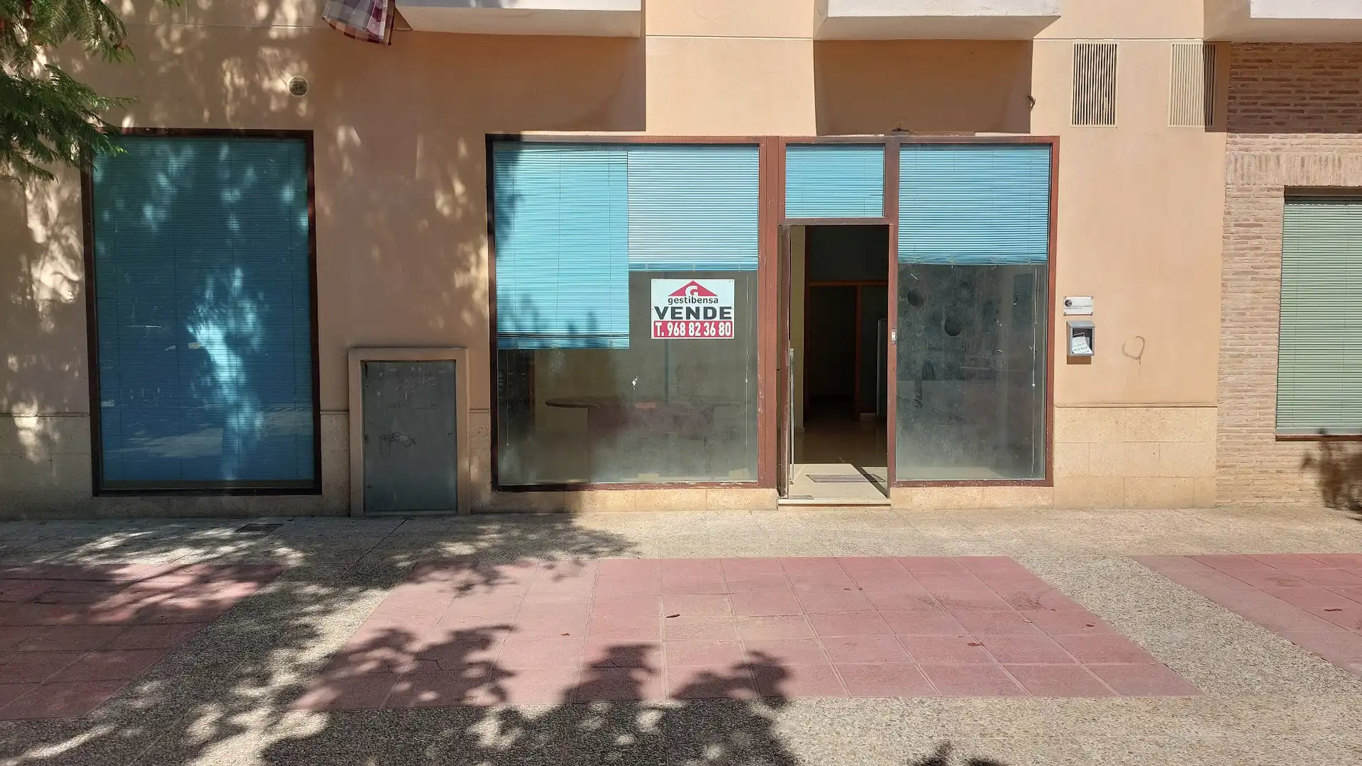Local comercial en venda a Calle Bartolejos