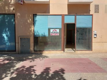 Local comercial en venda a Calle Bartolejos