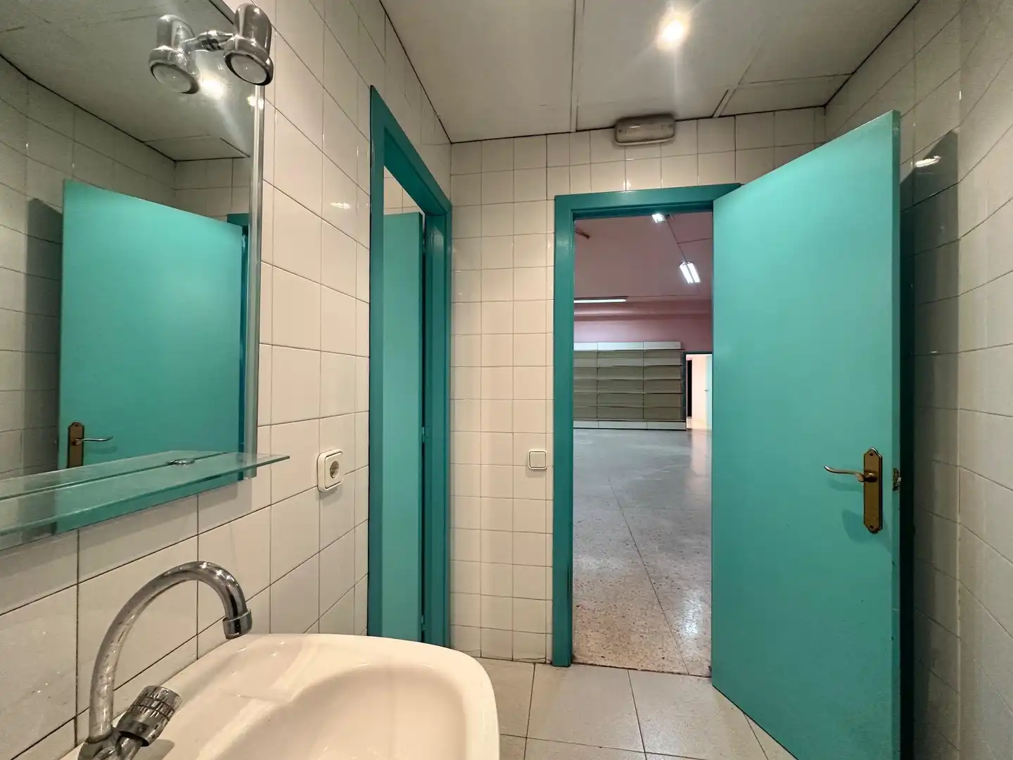 Badezimmer von Geschaftsraum zur Miete in Manresa mit Klimaanlage