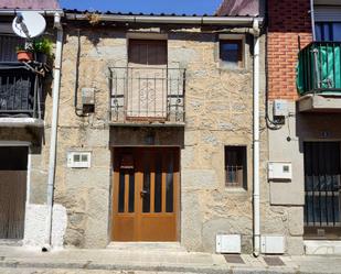 Vista exterior de Casa adosada en venda en Navas del Rey amb Terrassa