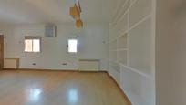 Living room of Flat for sale in  Madrid Capital