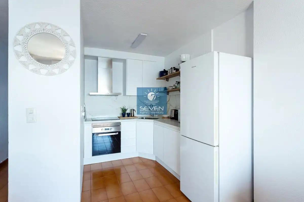 Cuina de Apartament de lloguer en Almuñécar amb Aire condicionat, Calefacció i Terrassa