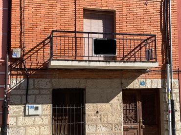 House with balcony for sale in Calle Mayor 1