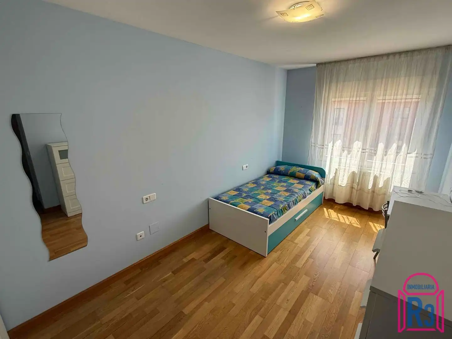 Habitación de Apartamento de alquiler en San Andrés del Rabanedo con Calefacción, Terraza y Trastero