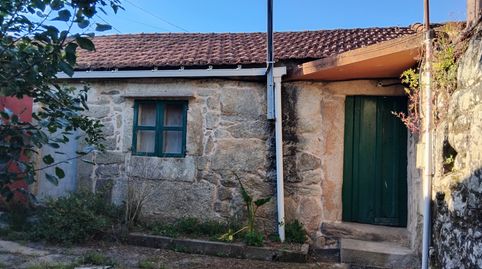 Pequeña casa a reformar en Vincios.