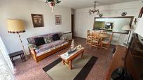 Sala d'estar de Pis en venda en Pareja amb Calefacció, Jardí privat i Terrassa