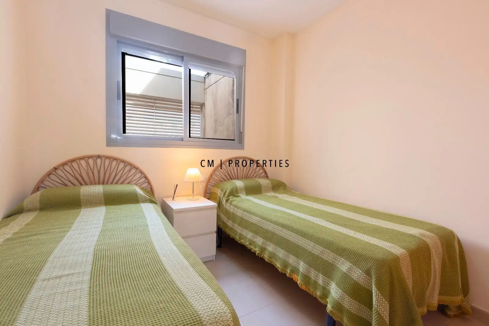 Attic for rent in Costa Brava, Almenara