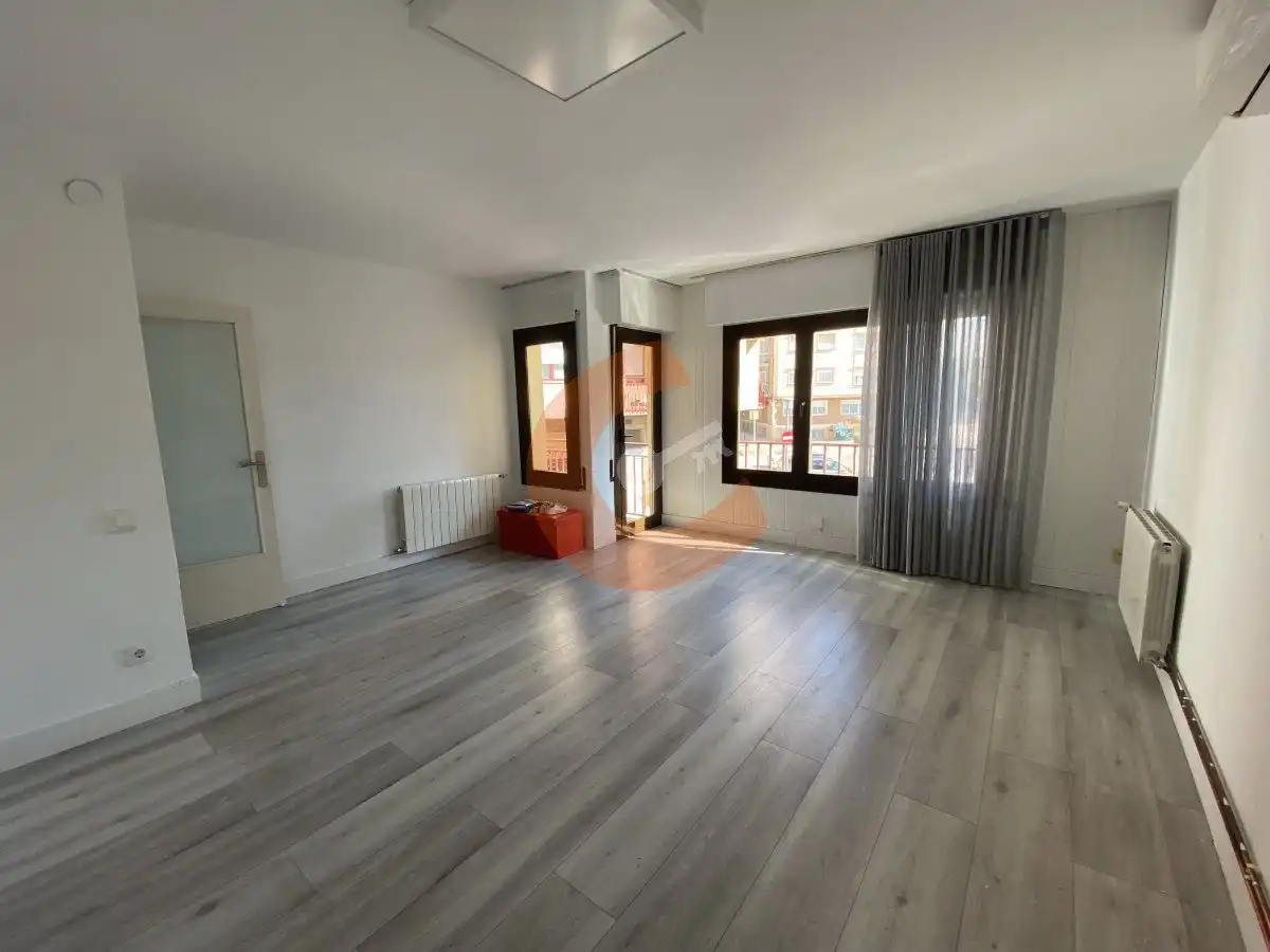 Sala d'estar de Pis en venda en El Vendrell amb Aire condicionat, Calefacció i Parquet