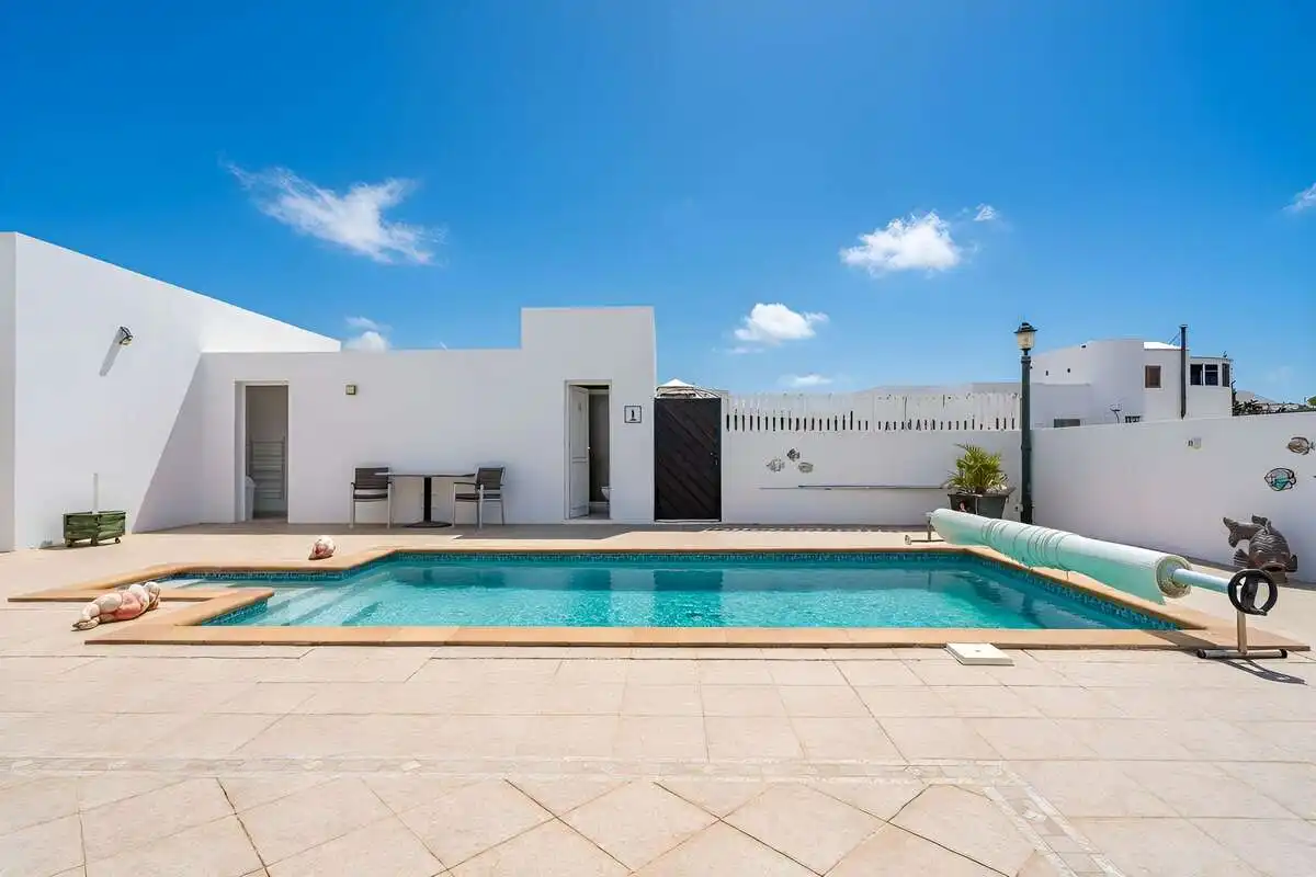 Piscina de Casa o xalet en venda en Yaiza amb Traster, Piscina i Moblat