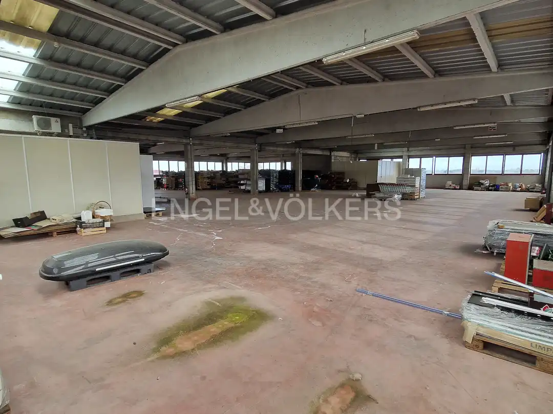Nave industrial de alquiler en Castelldefels