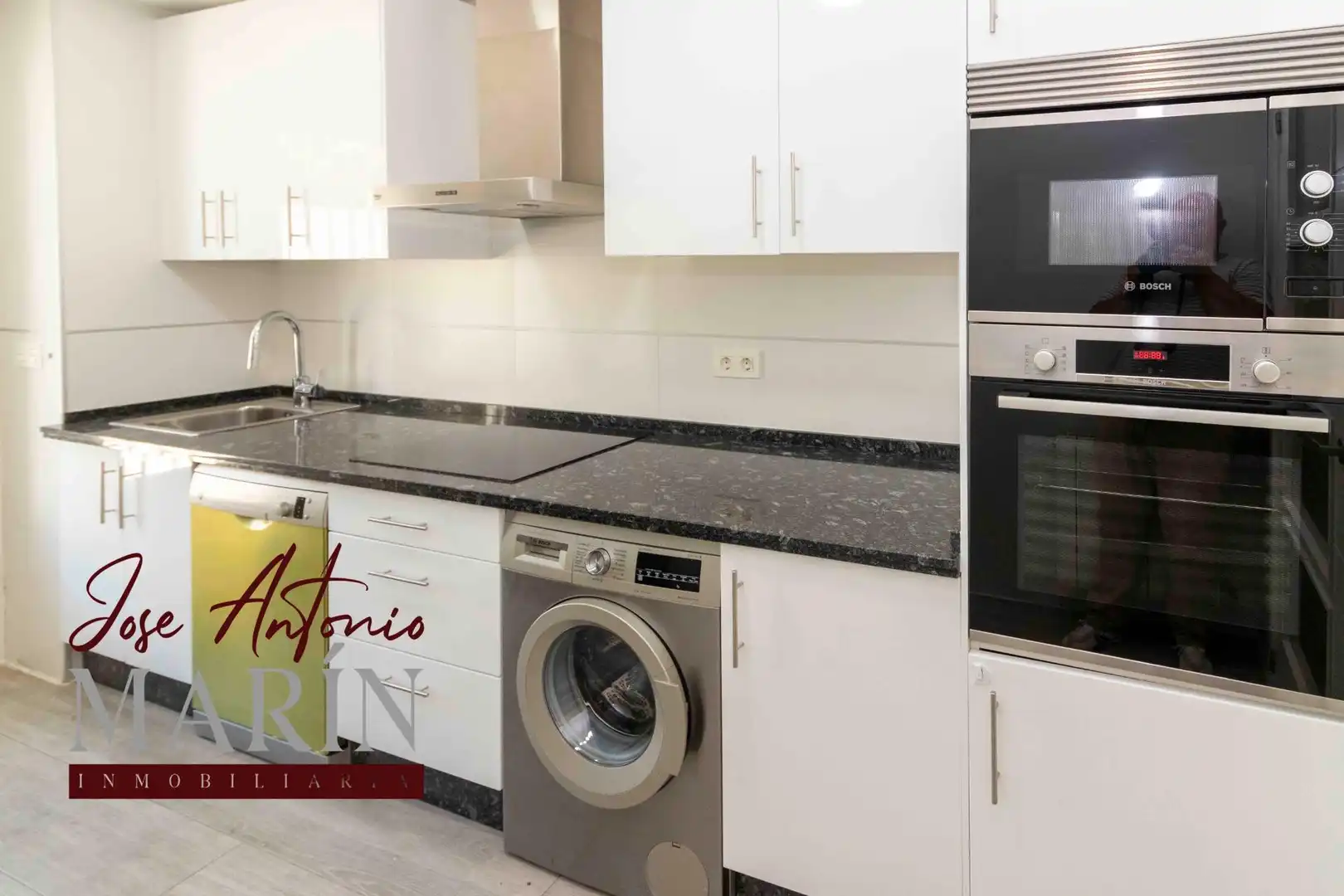 Cuina de Apartament en venda en Badajoz amb Aire condicionat, Calefacció i Jardí privat