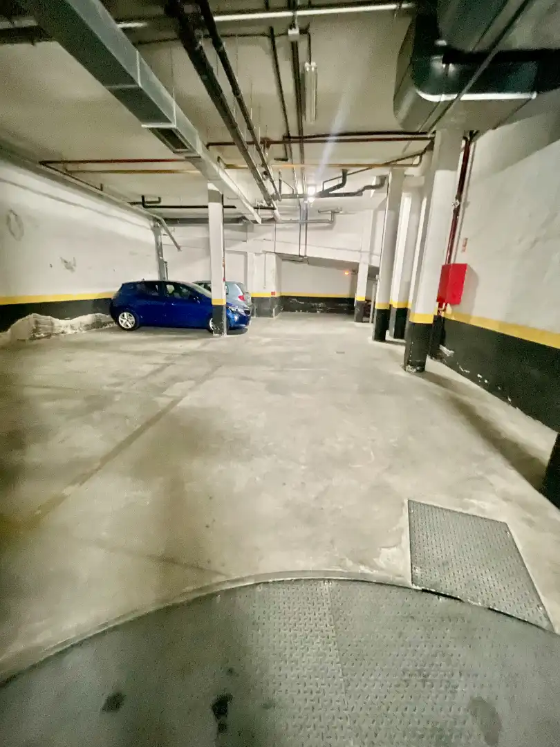 Parking de Piso en venta en Madrid con Calefacción, Terraza y Trastero