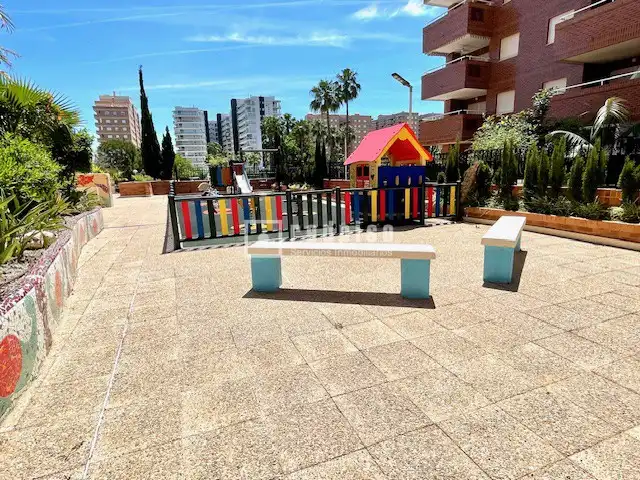 Vista exterior de Apartament en venda en Oropesa del Mar / Orpesa amb Aire condicionat, Jardí privat i Terrassa