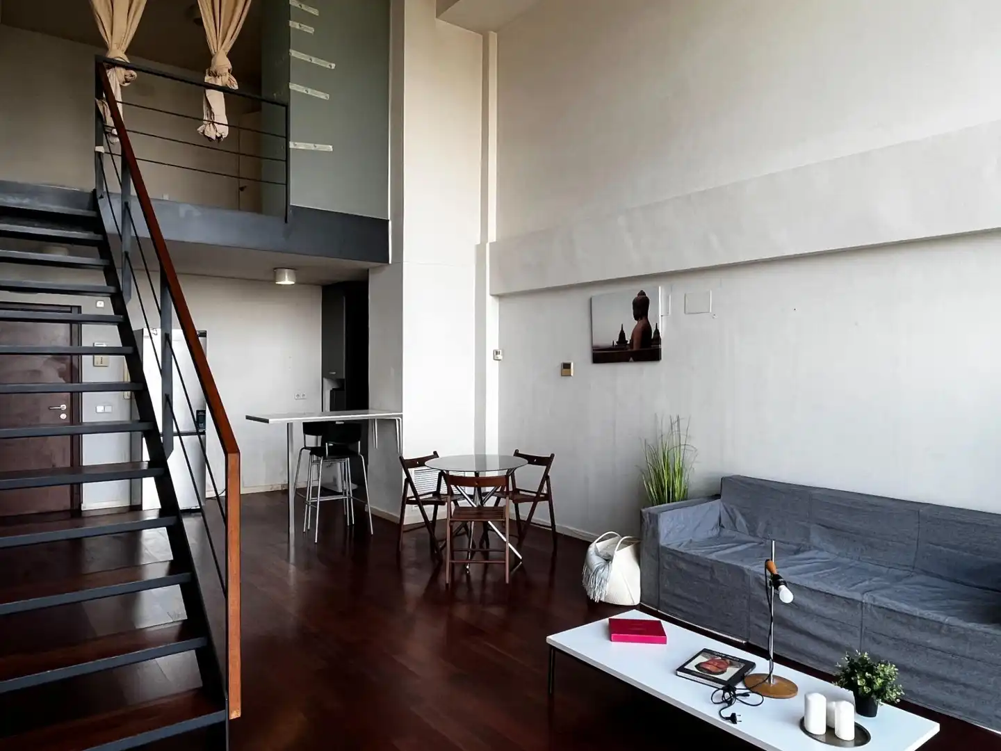 Sala de estar de Dúplex en venta en San Sebastián de los Reyes con Aire acondicionado, Calefacción y Piscina comunitaria