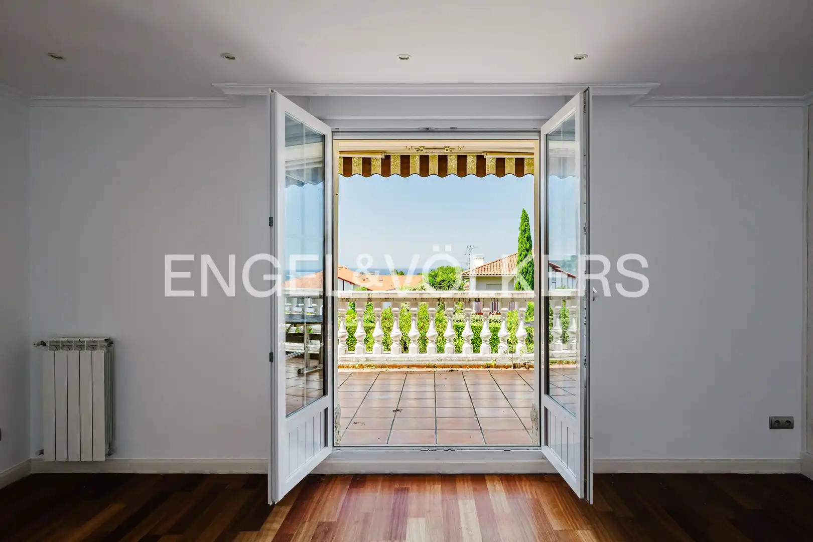 Terraza de Finca rústica en venta en Hendaye con Aire acondicionado, Calefacción y Jardín privado